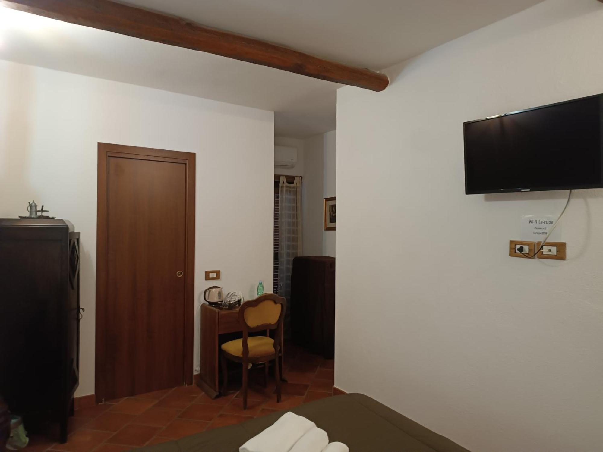נורמה La Rupe Bed And Breakfast חדר תמונה