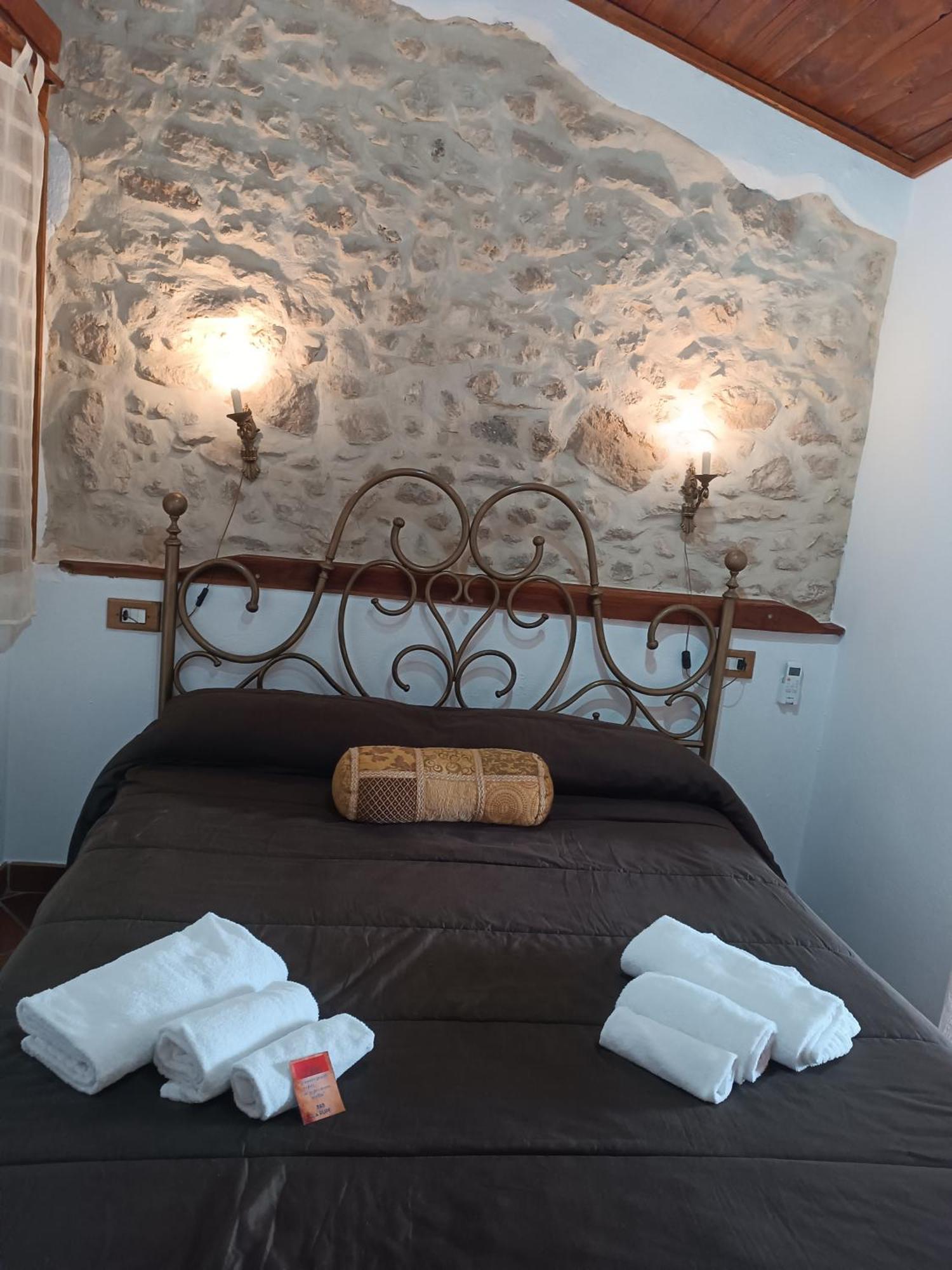 נורמה La Rupe Bed And Breakfast חדר תמונה